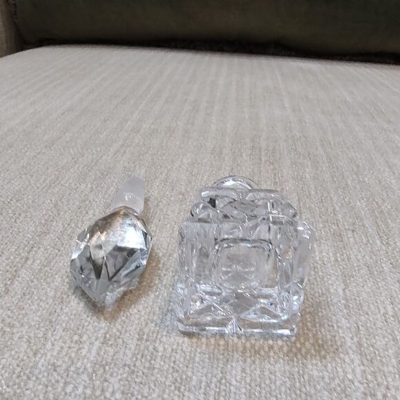 Mini Cut Glass Perfume Bottle Faceted Stopper Vintage - Picture 5 of 9